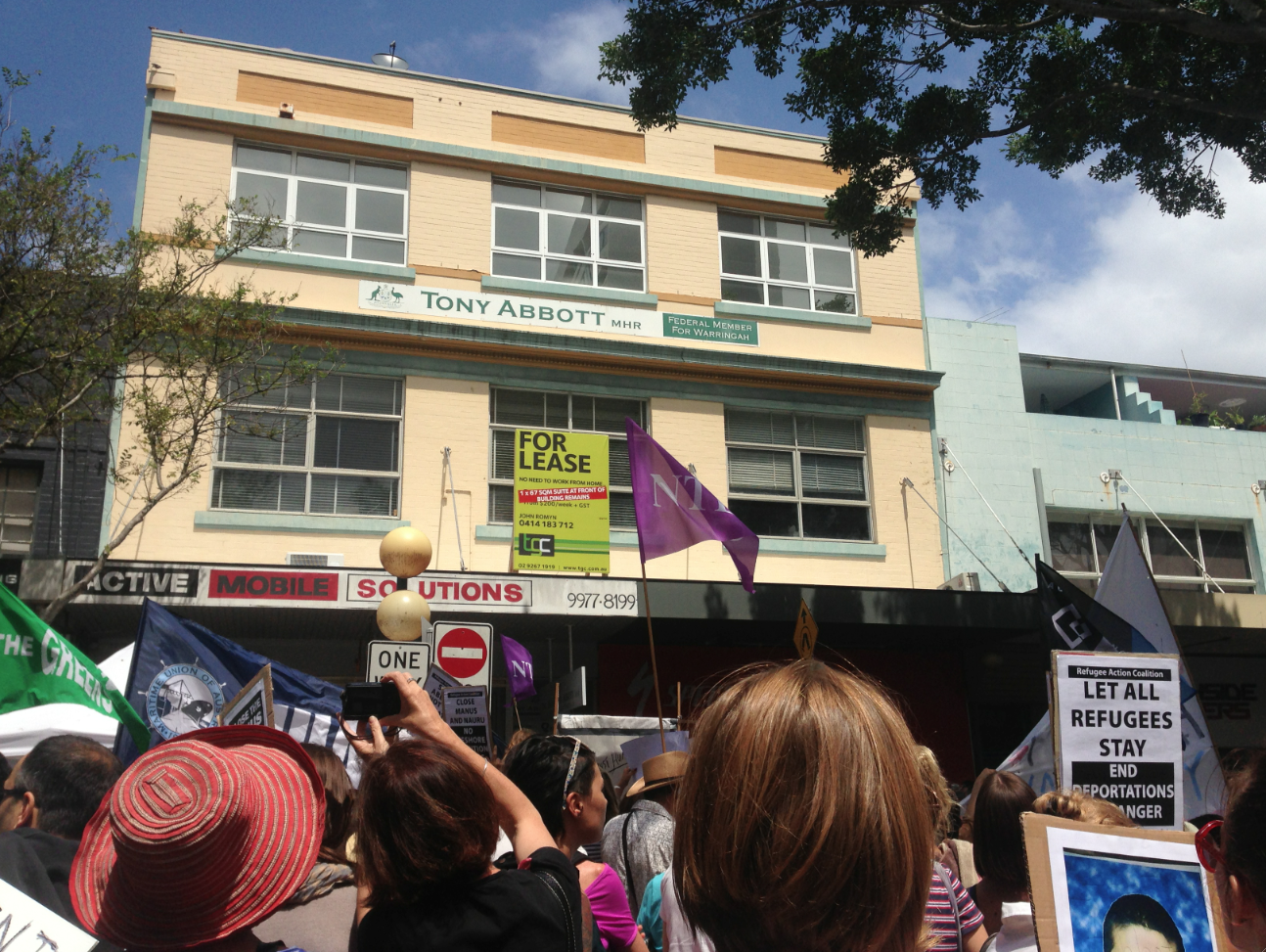 Aussies stand up for LGBTI refugees after death on Manus Island