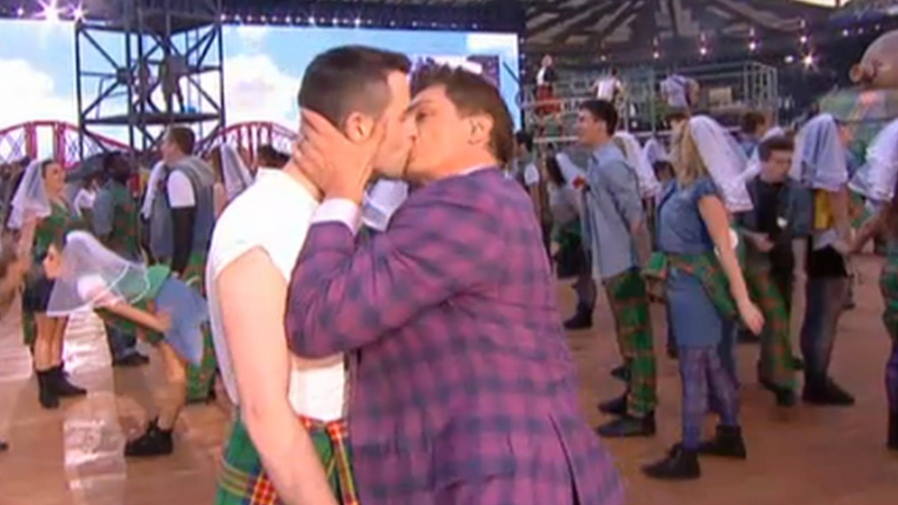 Gay kiss steals the show at Glasgow Commonwealth Games opening ceremony