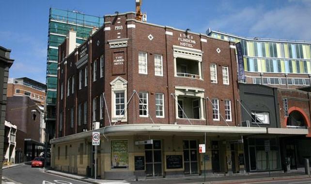 Sydney’s historic Flinders Hotel closes down