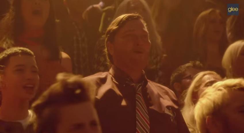Glee features 200-member choir of real-life trans* people