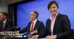 South Australian senators Cory Bernardi (Liberal) and Penny Wong (Labor) just before their debate on marriage equality at the National Press Club of Australia in Canberra. (Image source: AAP)