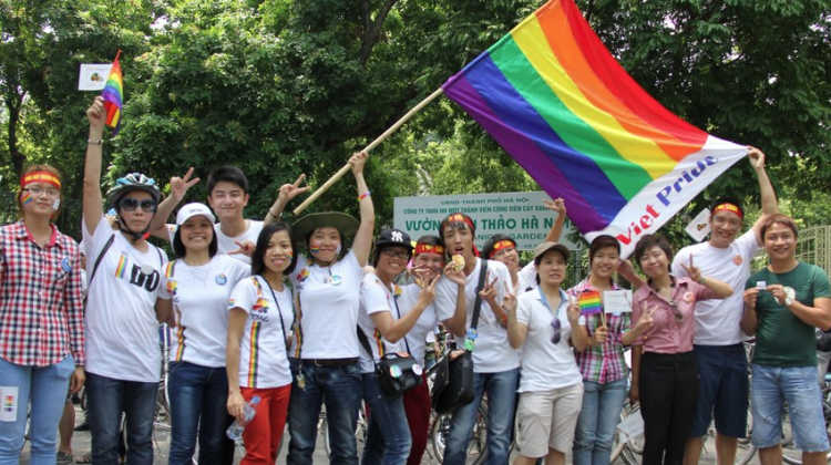 LGBTI activists in Vietnam (Image source: www.rainbowtourismvietnam.com)