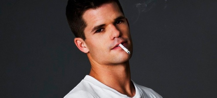 Charlie Carver, who has starred in Desperate Housewives, Teen Wolf and The Leftover, has publicly revealed his is gay. (Image via Twitter)