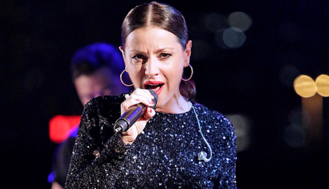 Tina Arena @ The Harbour (Pt II) – Sydney Gay & Lesbian Mardi Gras