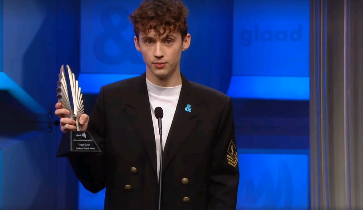 Troye Sivan honoured at GLAAD awards