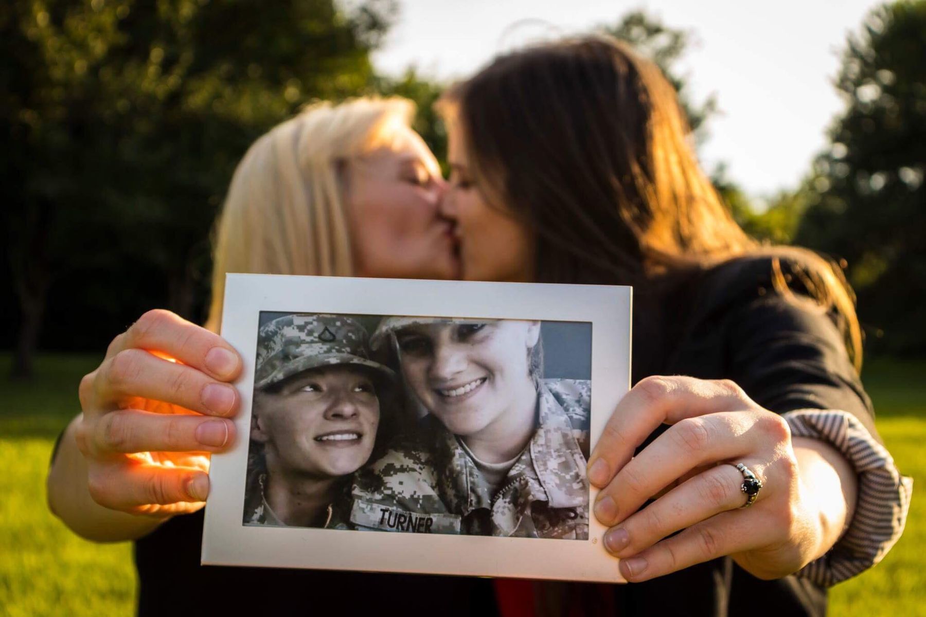 Military couple couldn’t share a kiss until their last day