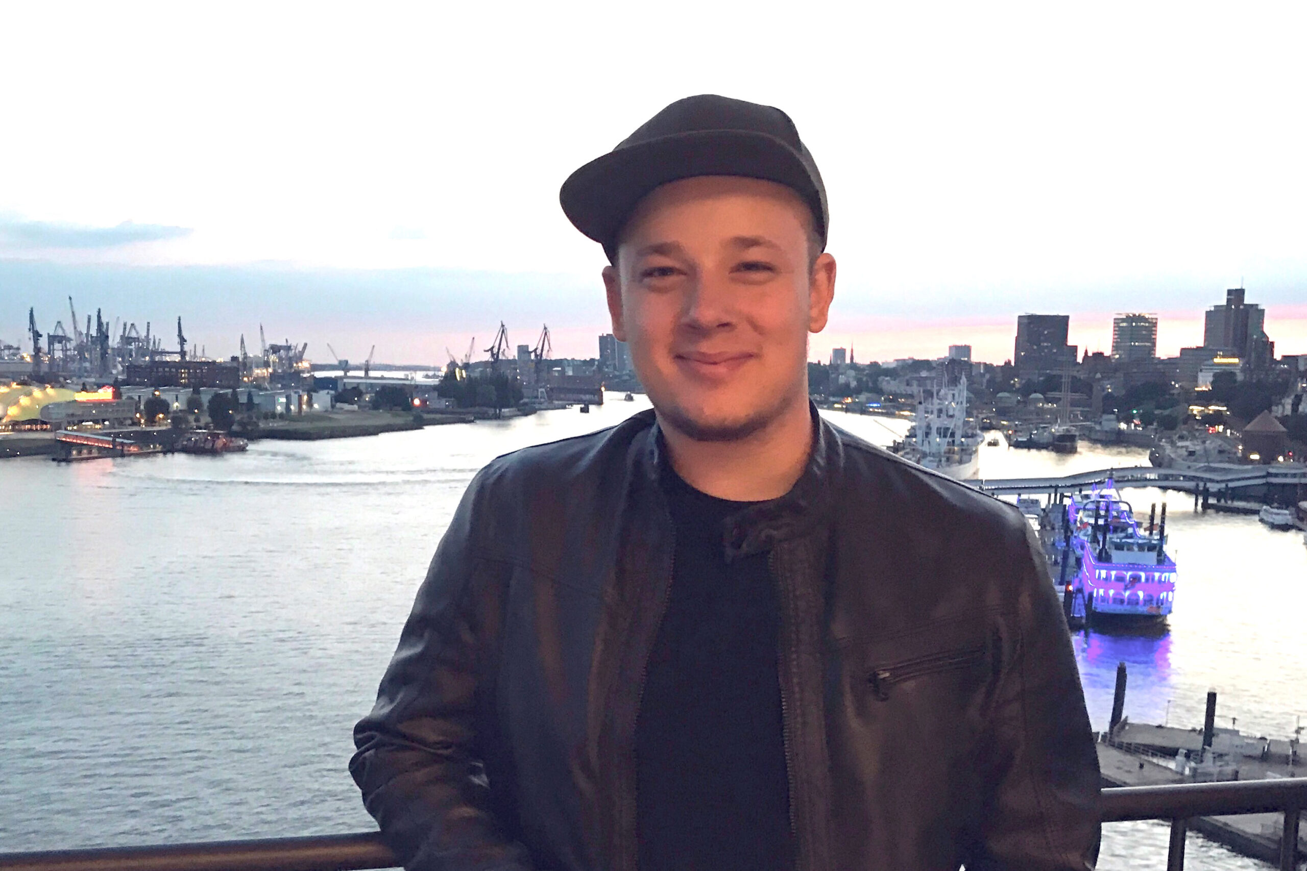 Aussie singer’s song chosen as official anthem of Hamburg Pride