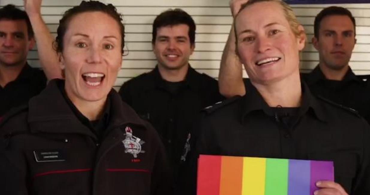 Victoria’s fire services encourage Aussies to vote “yes”