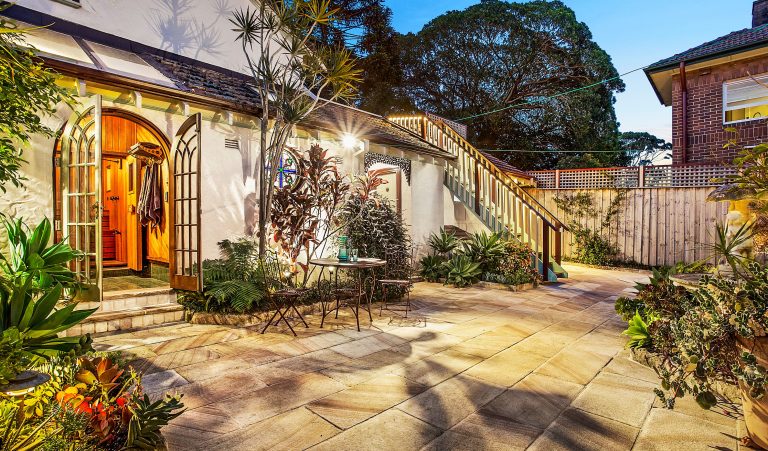 santiago purple bricks home