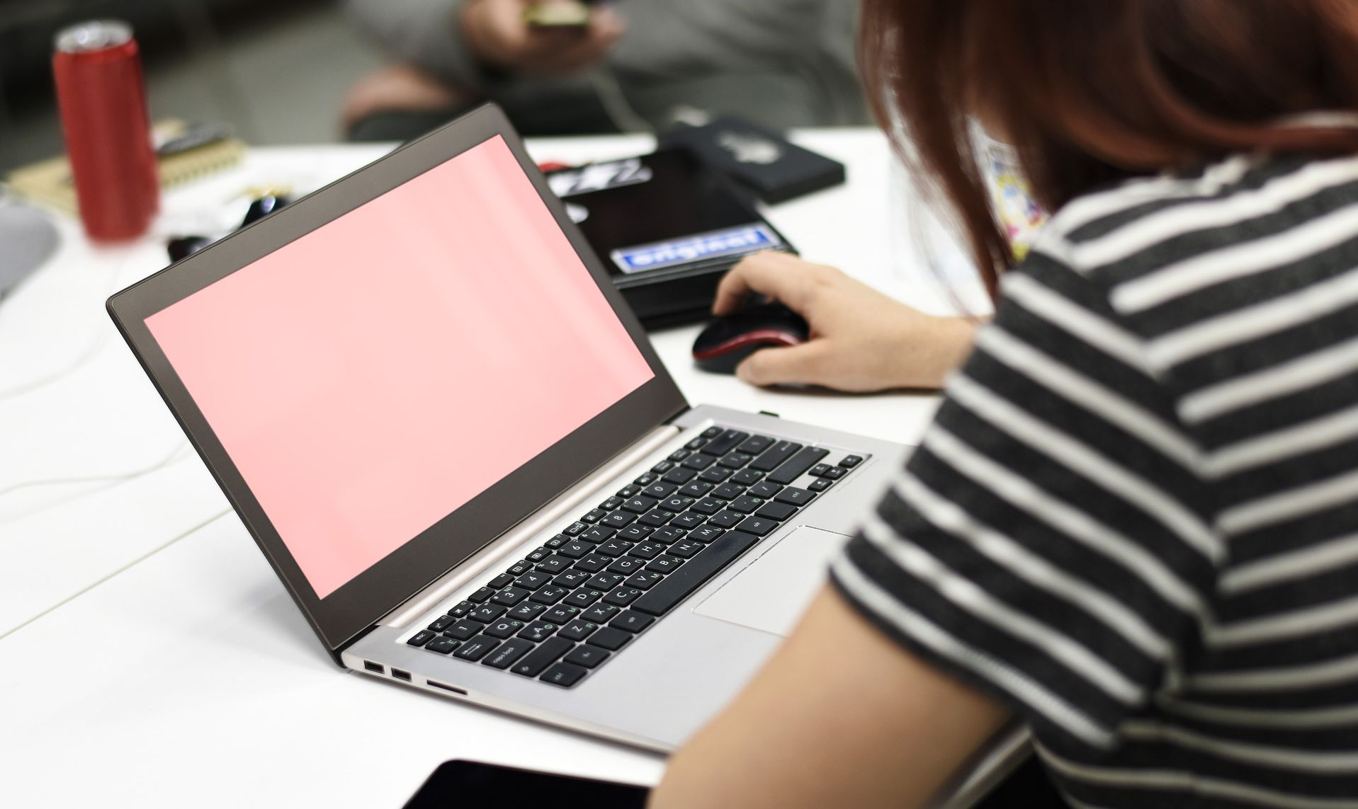 Queer women are feeling the sting of the gender pay gap: report