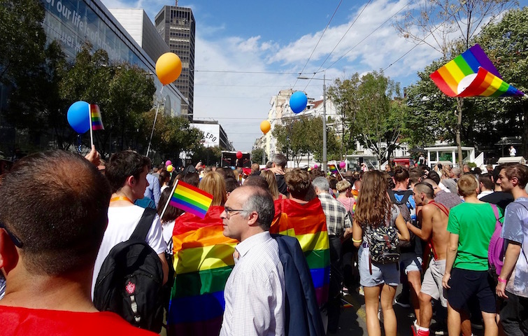 Police clash with far-right protesters at Belgrade Pride