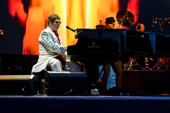 Sir Elton John blasts Perth security guards in dramatic onstage rant