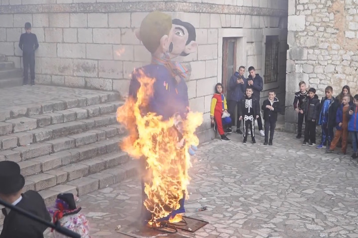 Same-sex couple effigy burned at Croatian festival