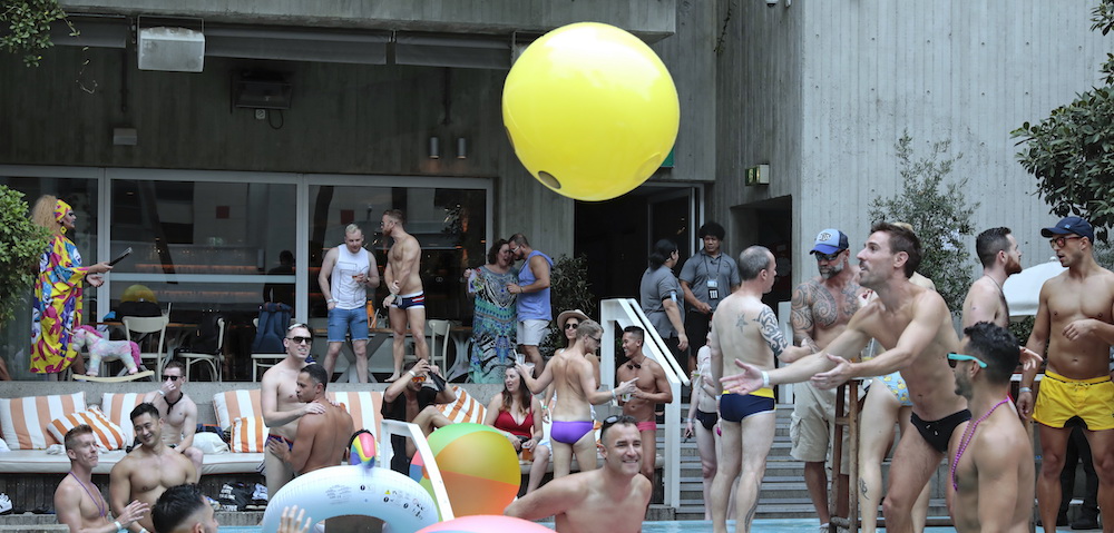 Stray Gay pool party @ Ivy