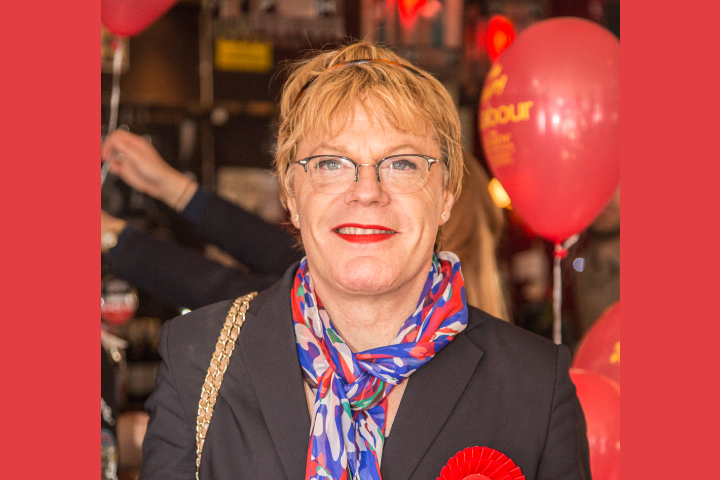Eddie Izzard Publicly Requests ‘She’ & ‘Her’ Pronouns