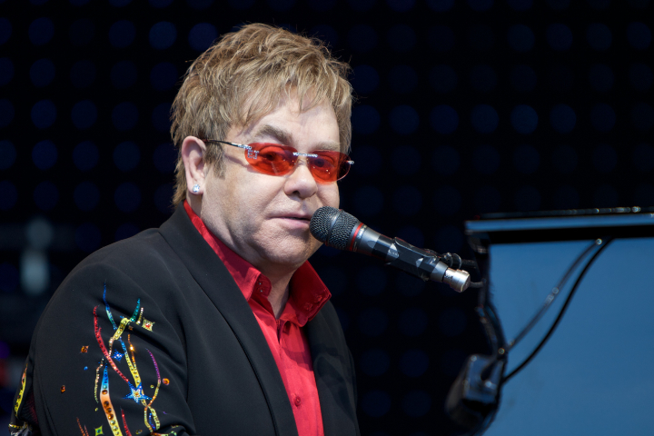 Online Alcoholics Anonymous Meetings A ‘Lifesaver’ For Elton John
