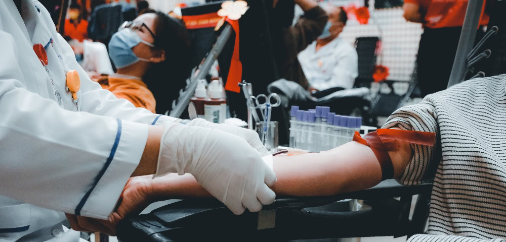 Doctors In The US Call For End To Blood Ban