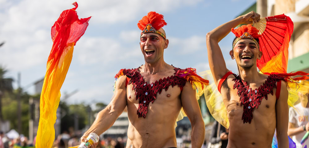 Here’s Everything You Need To Know About Sydney Gay and Lesbian Mardi Gras Parade thumbnail