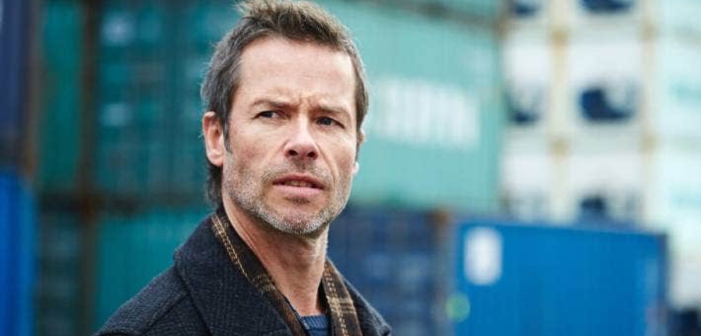 Priscilla Star Guy Pearce Apologises Over Trans Actor Comments
