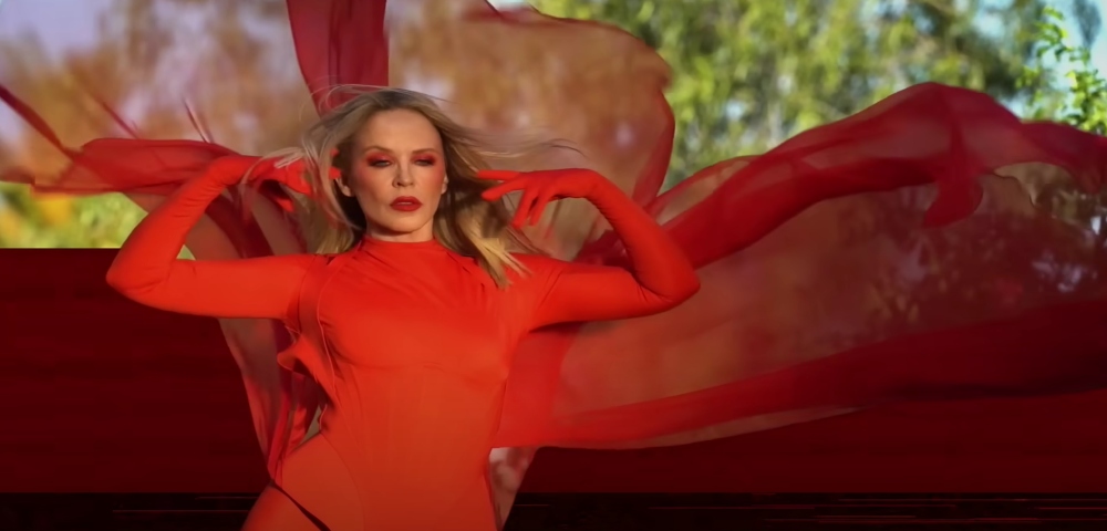 Kylie Minogue Thanks LGBT Fans At Grammy Awards
