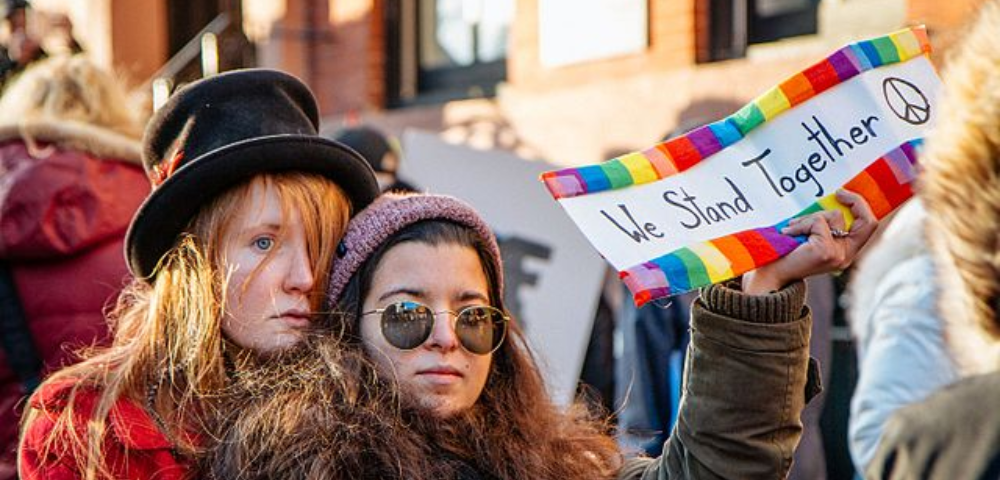 One In Four American High School Students Identify As Part Of LGBT Community: Study