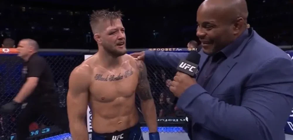 UFC Fighter Charles Radtke Booed After Using Anti-Gay Slur Following Sydney Match