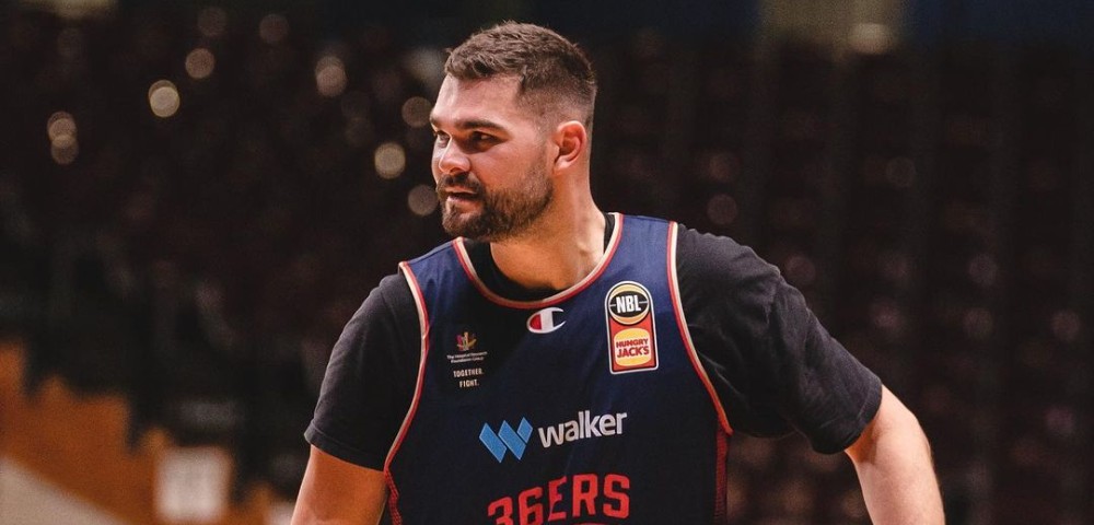 Basketballer Isaac Humphries Discusses Why No AFL Players Have Come Out: “It’s A Lot Of Pressure”