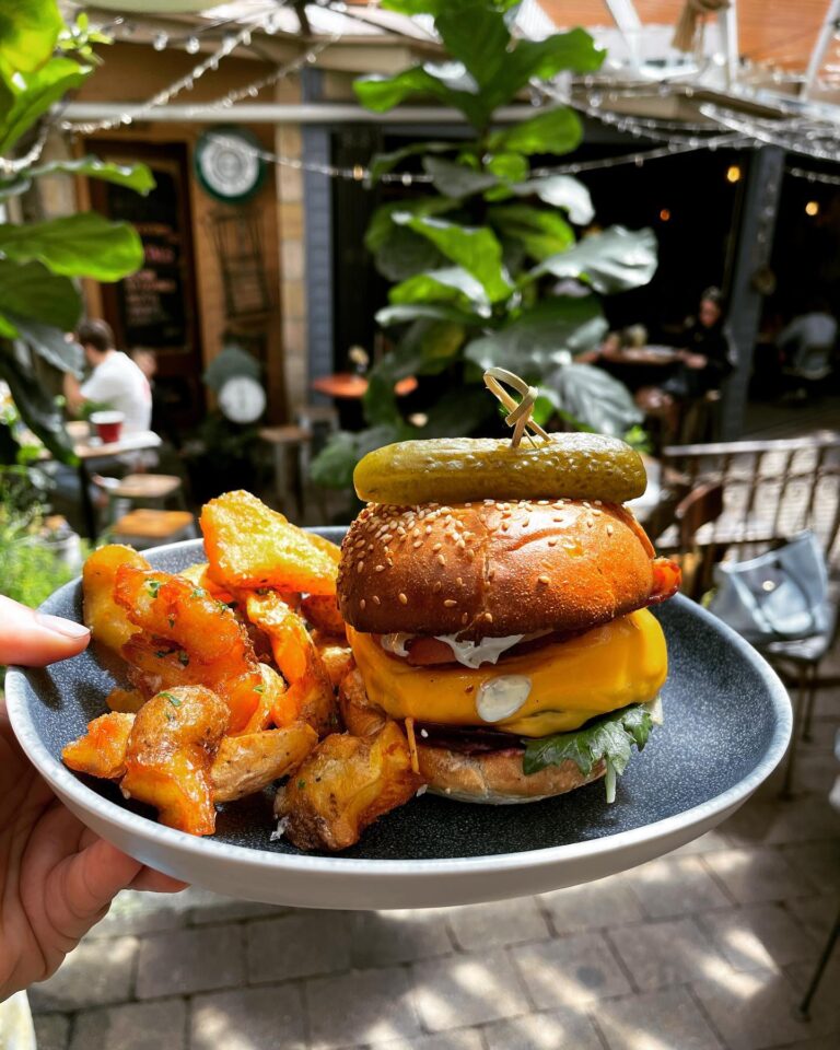 Beef burger Gallon 768x960