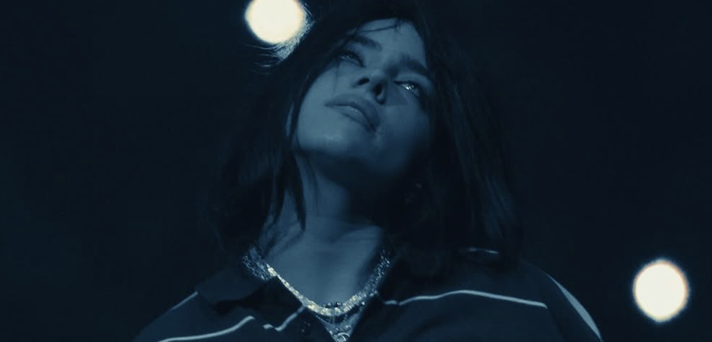 Billie Eilish Calls Out Billionaires: “Give Your Money Away, Shorties”