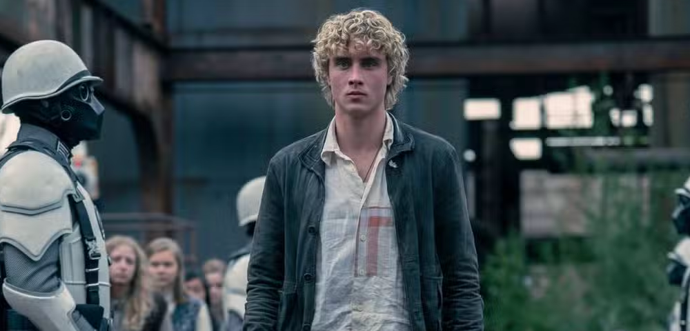 Invisible Boys Star Joseph Zada Stuns In Sizzling New Hunger Games Trailer