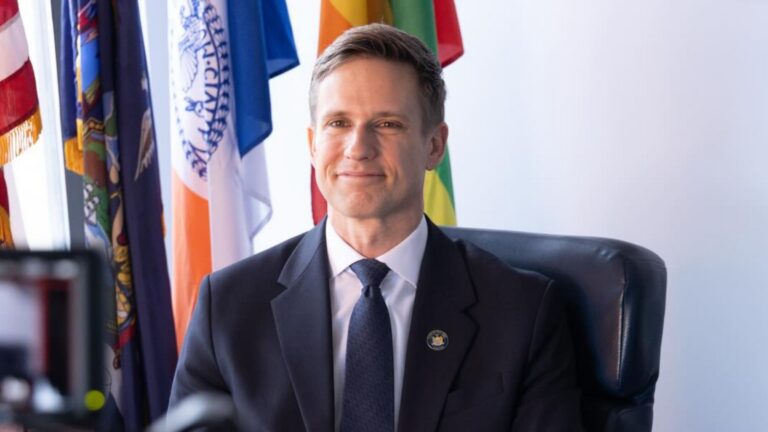 Erik Bottcher To Bring Back Gay Bathhouses To New York State