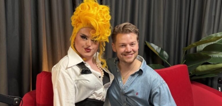 Joel Creasey & Ms Lazy Susan Defend Art Simone